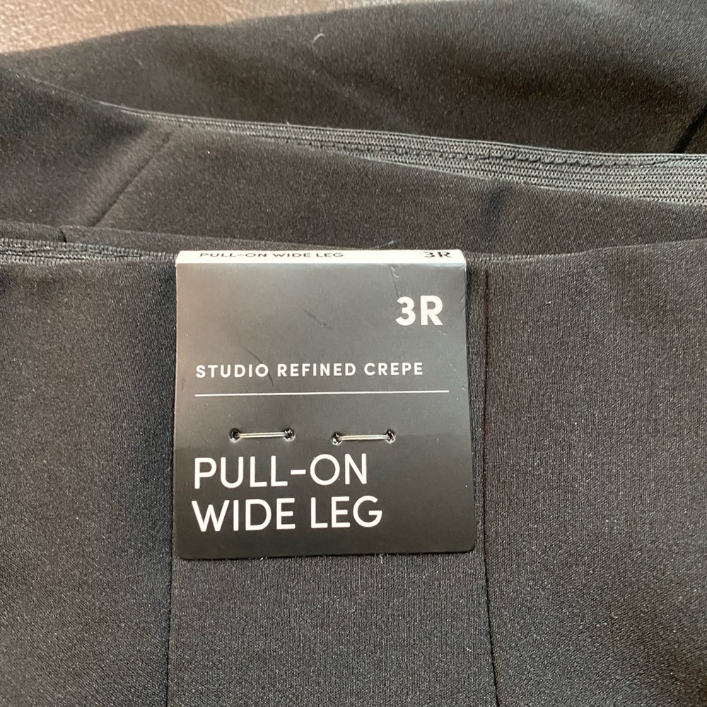 Torrid size 3R Pull-on wide leg studio refined crepe high-rise pant.  Black